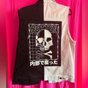 Hot Topic Black and White Split Denim Vest!